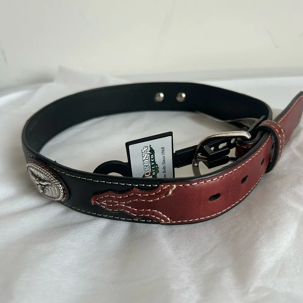 NWT- Boy’s Youth Brown and Black Longhorn Leather Belt with removable buckle. 24